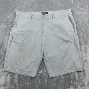 Travis Mathew Shorts Mens Size 42 Gray Chino Golf Slash Pockets Casual